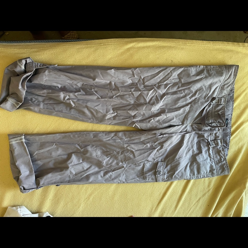 Gap maternity cargo pants